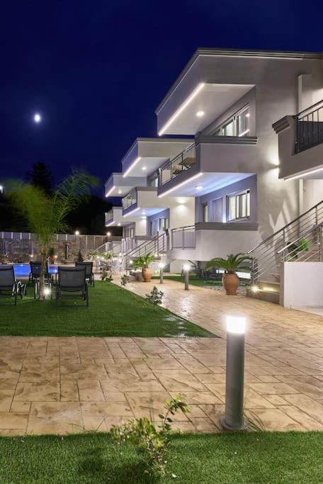 Modern Family Apartment Ewa With Pool, Dining Area On Crete Coast Stavromenos Exterior foto