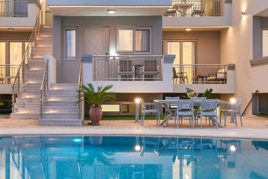 Modern Family Apartment Ewa With Pool, Dining Area On Crete Coast Stavromenos Exterior foto